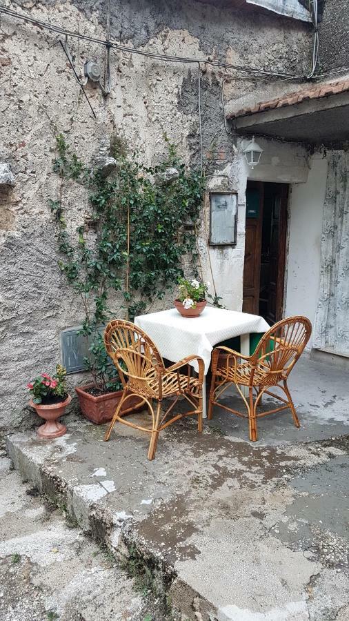 Poggio BustoneLa Casetta Del Pellegrinoアパートメント エクステリア 写真